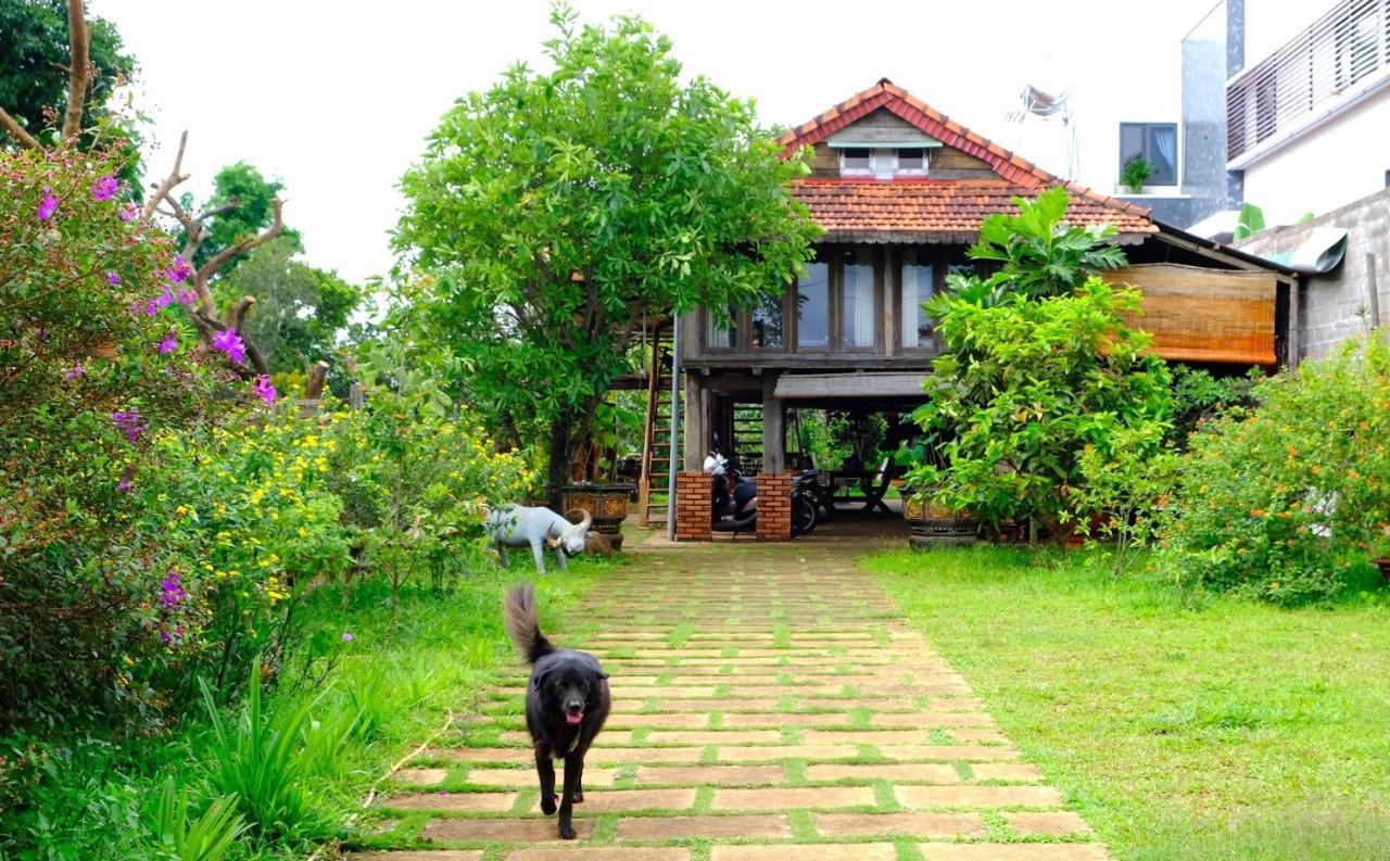 Plei Homestay & Cafe Pleiku Exterior photo